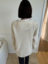Load image into Gallery viewer, Vintage White Sweater