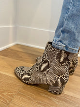 Load image into Gallery viewer, Gianvitto Rossi Python Boots (38)